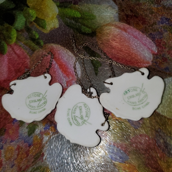 Used Bone China Artone England Liquor Bottle Tags - Picture 2 of 2